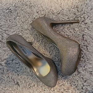 CCO ALL NEED TO GO!!  Steve Madden Women's Silver Heels